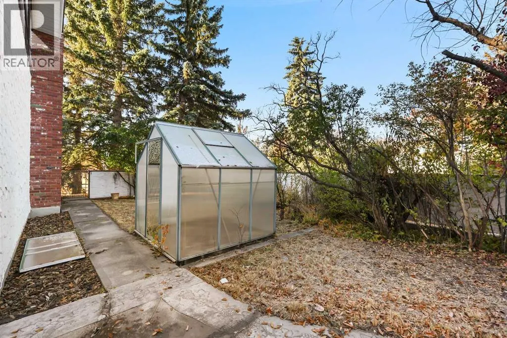 2416 Palliser Drive SW