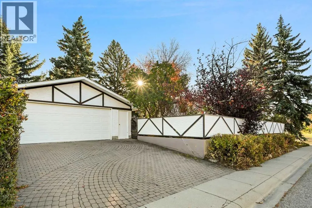 2416 Palliser Drive SW