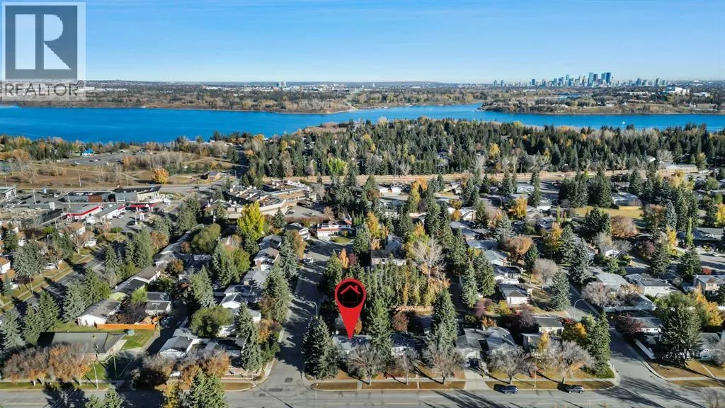 2416 Palliser Drive SW