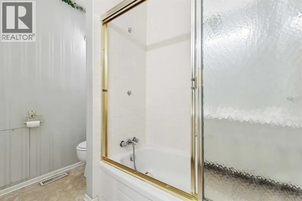 2416 Palliser Drive SW