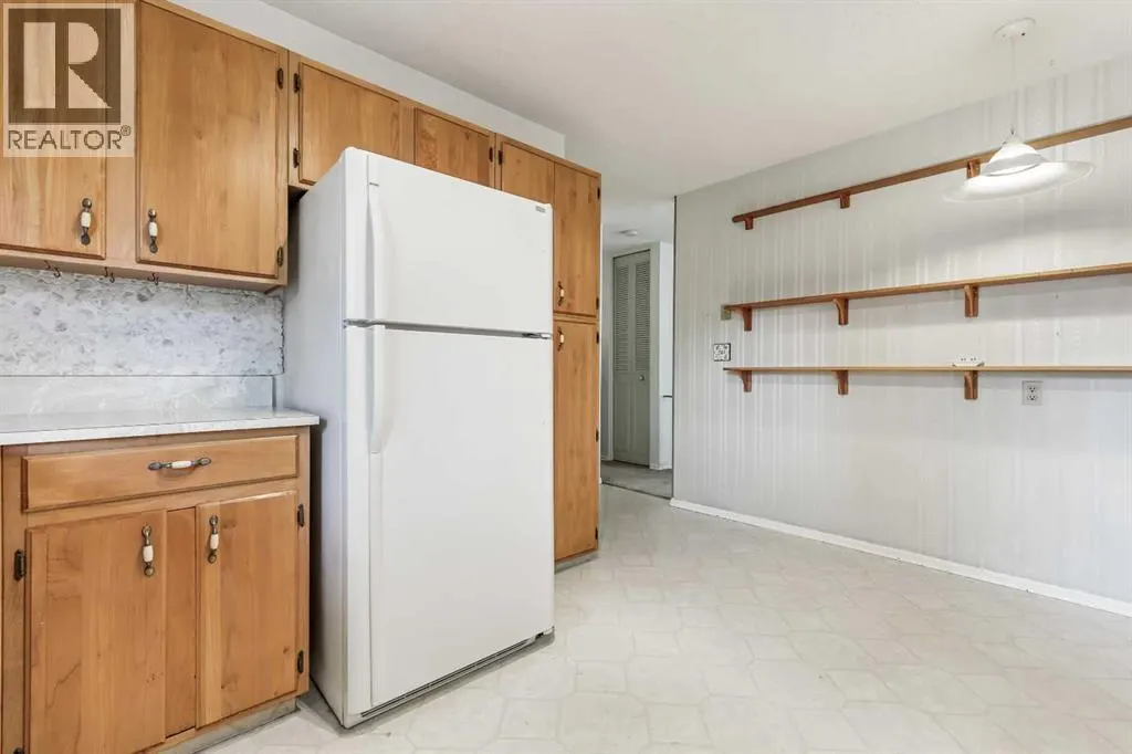 2416 Palliser Drive SW