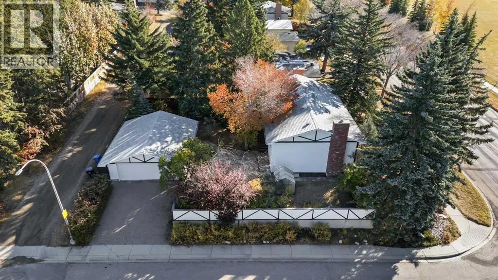 2416 Palliser Drive SW