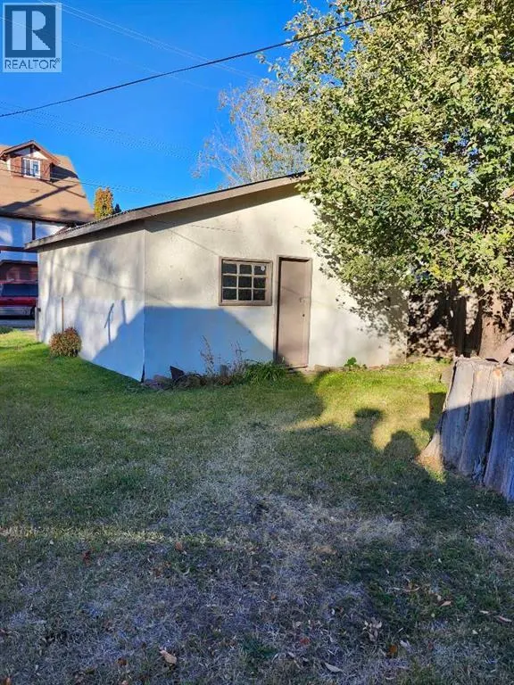 1607 10 Avenue S