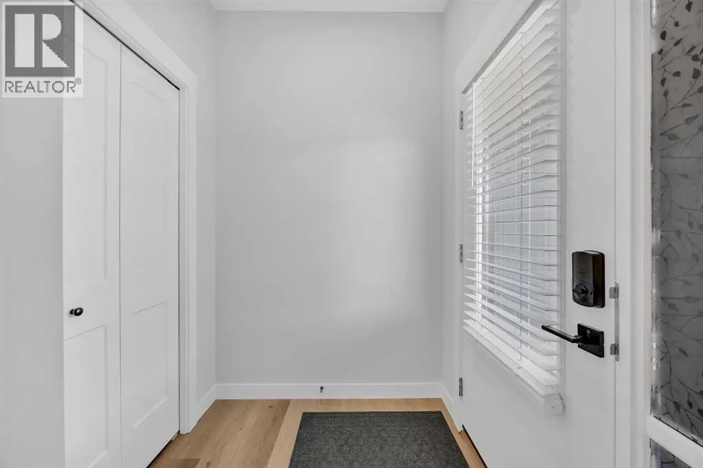 32 Silverton Glen Green SW