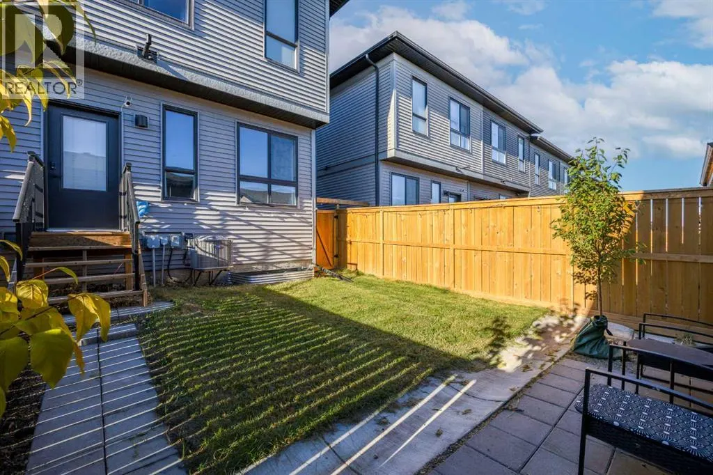 32 Silverton Glen Green SW