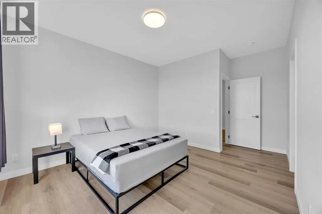 32 Silverton Glen Green SW