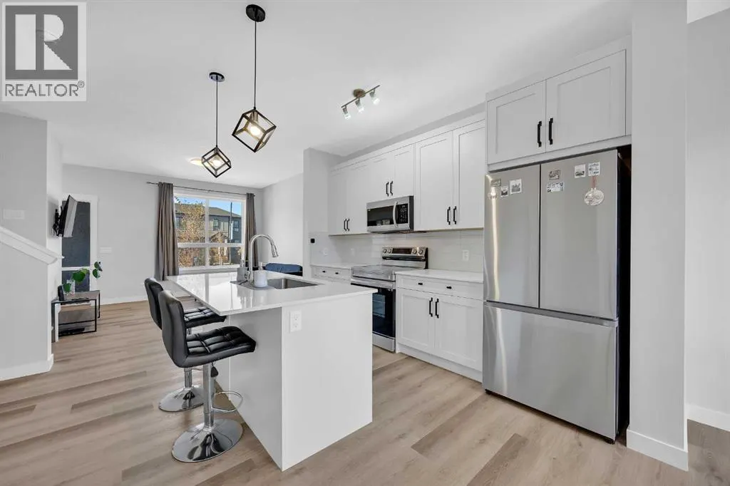 32 Silverton Glen Green SW