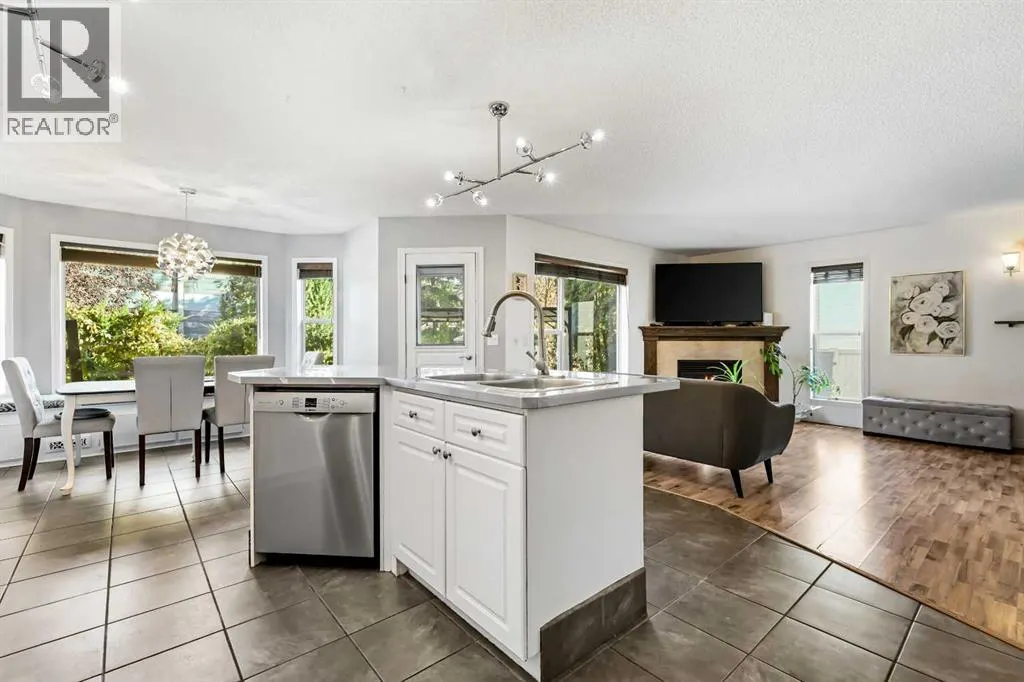 248 Douglas Ridge Green SE