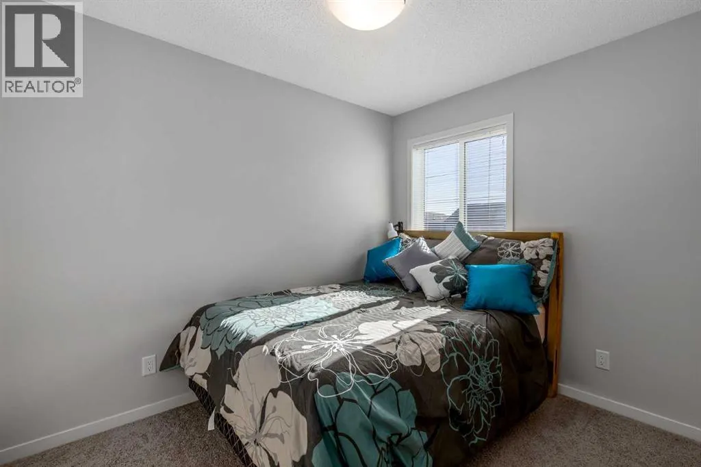 232 Copperpond Parade SE