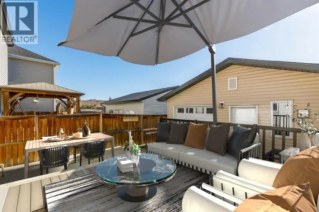 232 Copperpond Parade SE