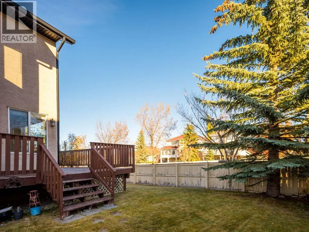 38 Simcoe Crescent SW