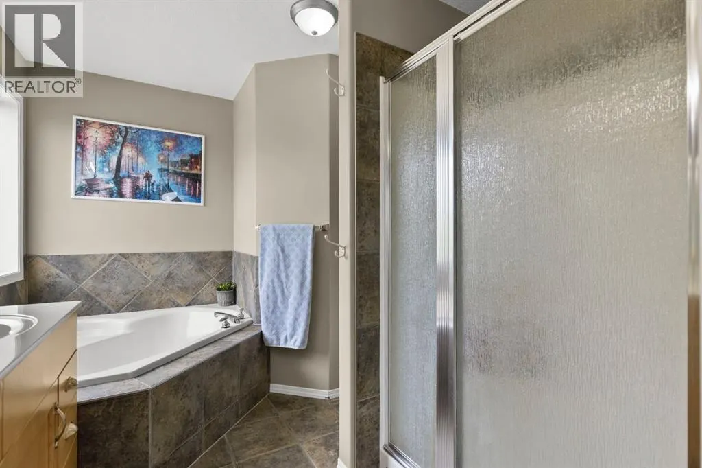 38 Simcoe Crescent SW