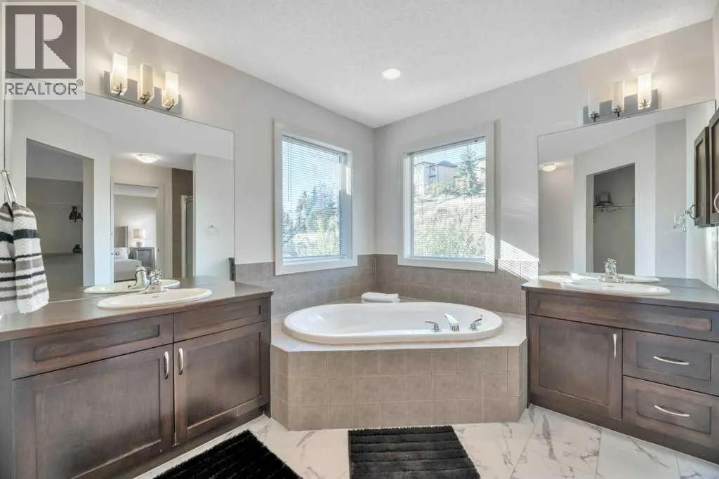 323 St Moritz Drive SW