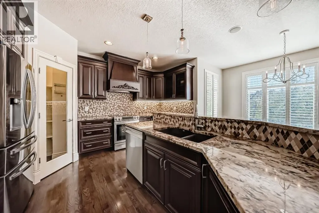 84 Evergreen Lane SW