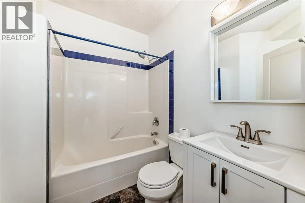 84 Evergreen Lane SW