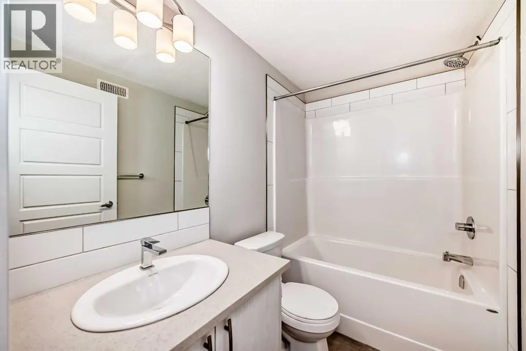 109 Cranbrook Square SE