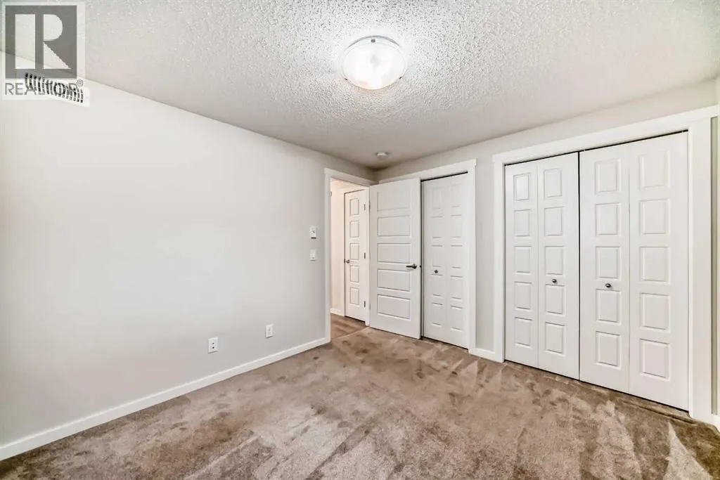 109 Cranbrook Square SE