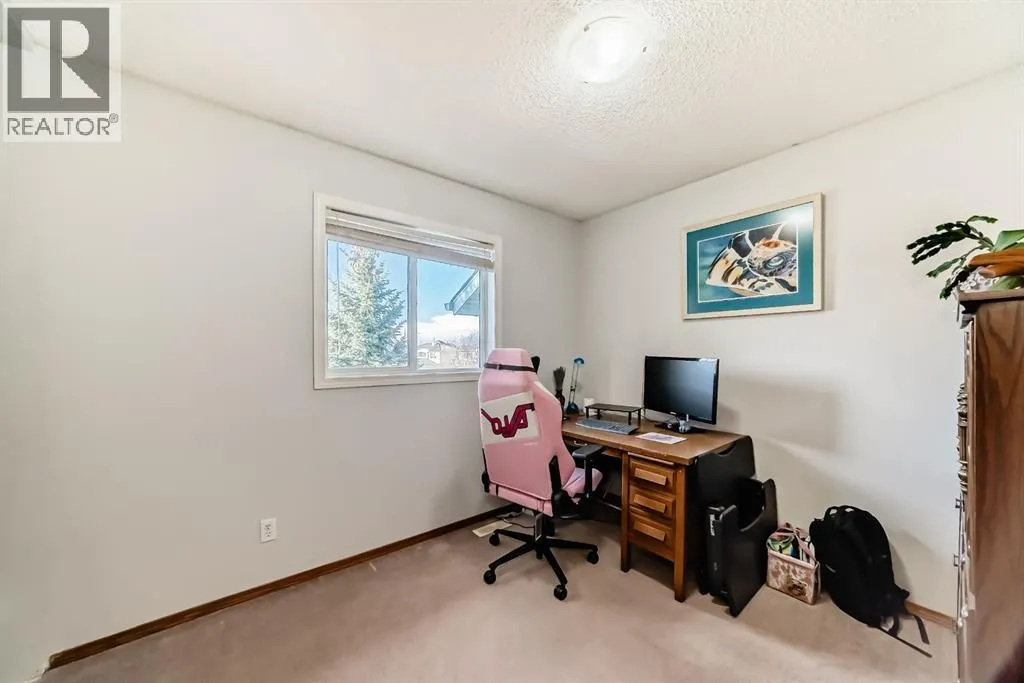 8, 122 Bow Ridge Crescent