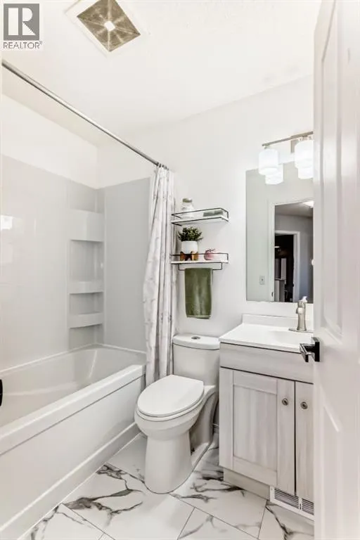 8, 122 Bow Ridge Crescent