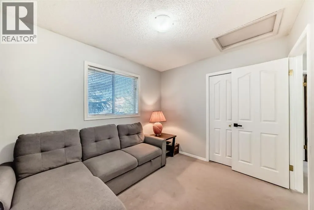 8, 122 Bow Ridge Crescent
