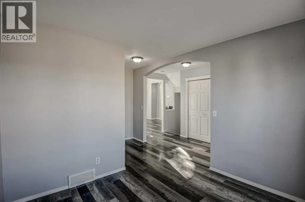 61 Everstone Avenue SW