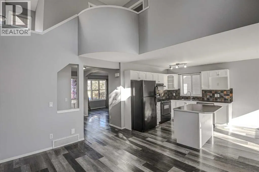 61 Everstone Avenue SW
