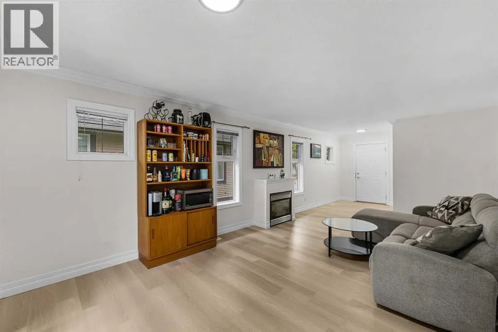 27 Cedarwood Lane SW