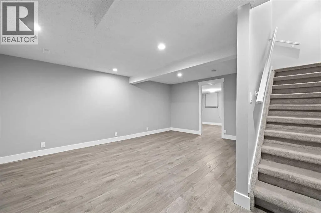 128 Castlegreen Close NE