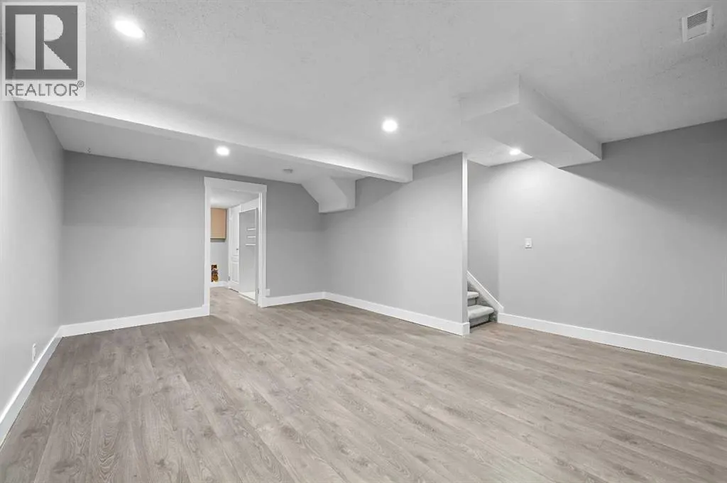 128 Castlegreen Close NE