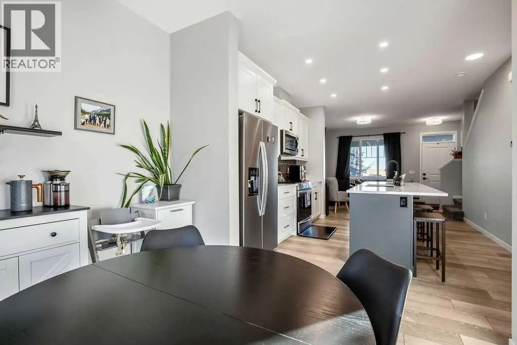 325 Ellen Park