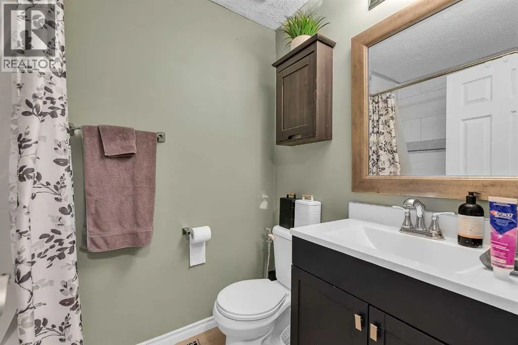 232 Abadan Place NE