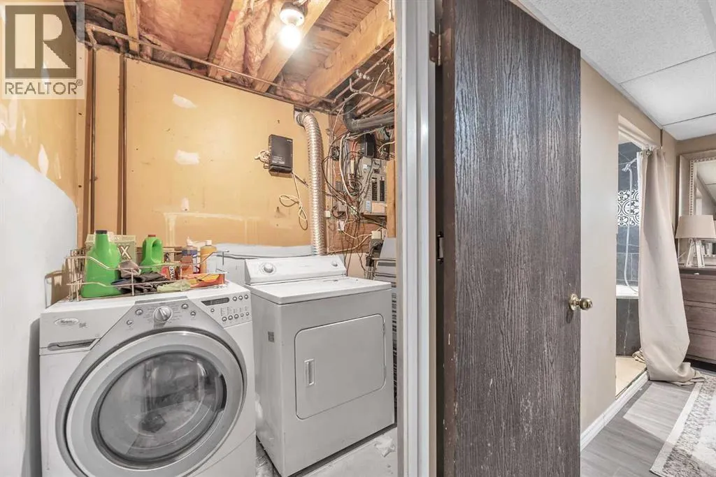 232 Abadan Place NE