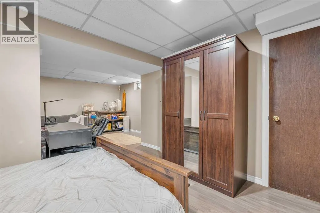 232 Abadan Place NE