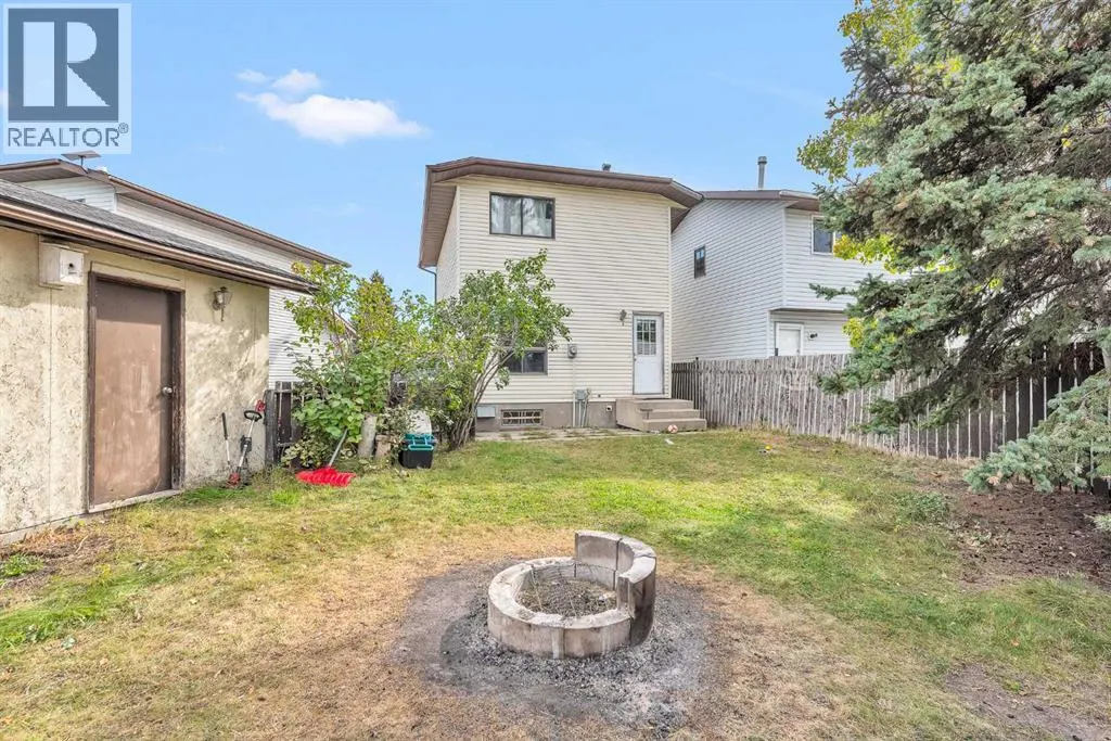 232 Abadan Place NE