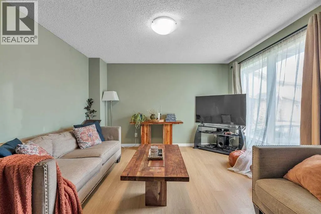 232 Abadan Place NE