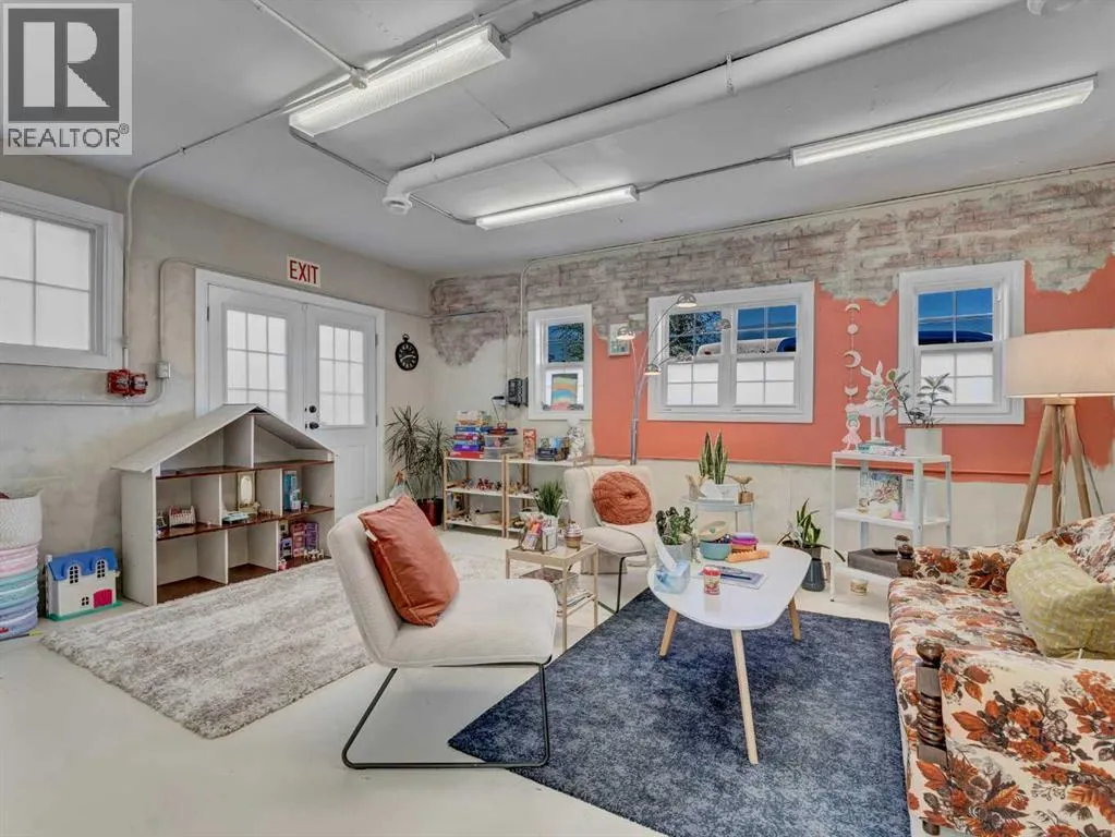 339 North Railway Street SE