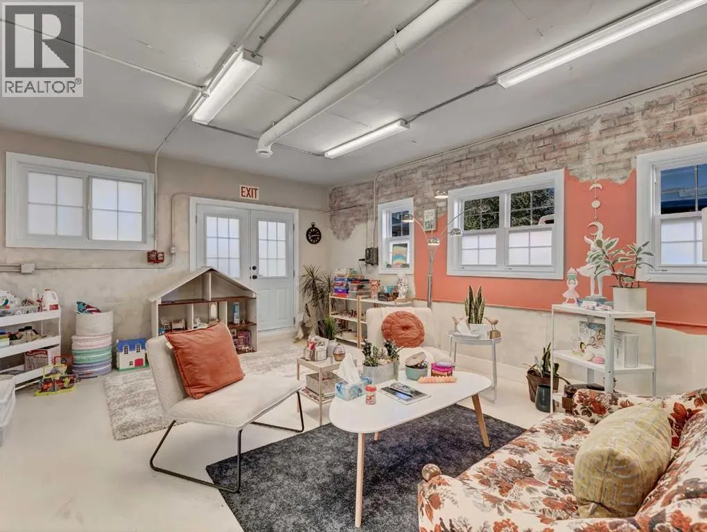 339 North Railway Street SE