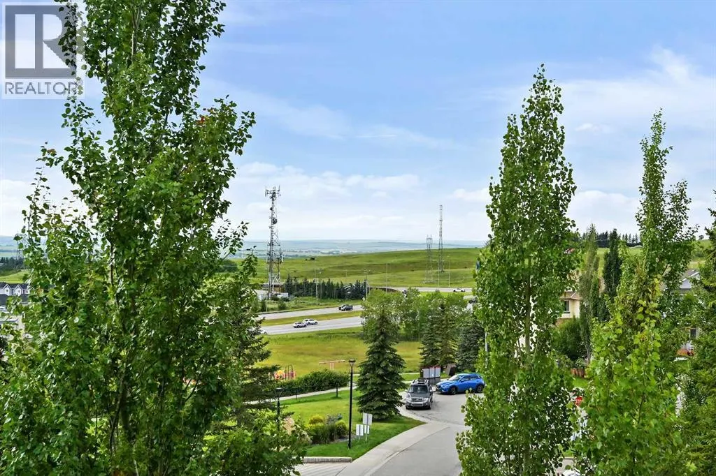 13, 108 Rockyledge View NW