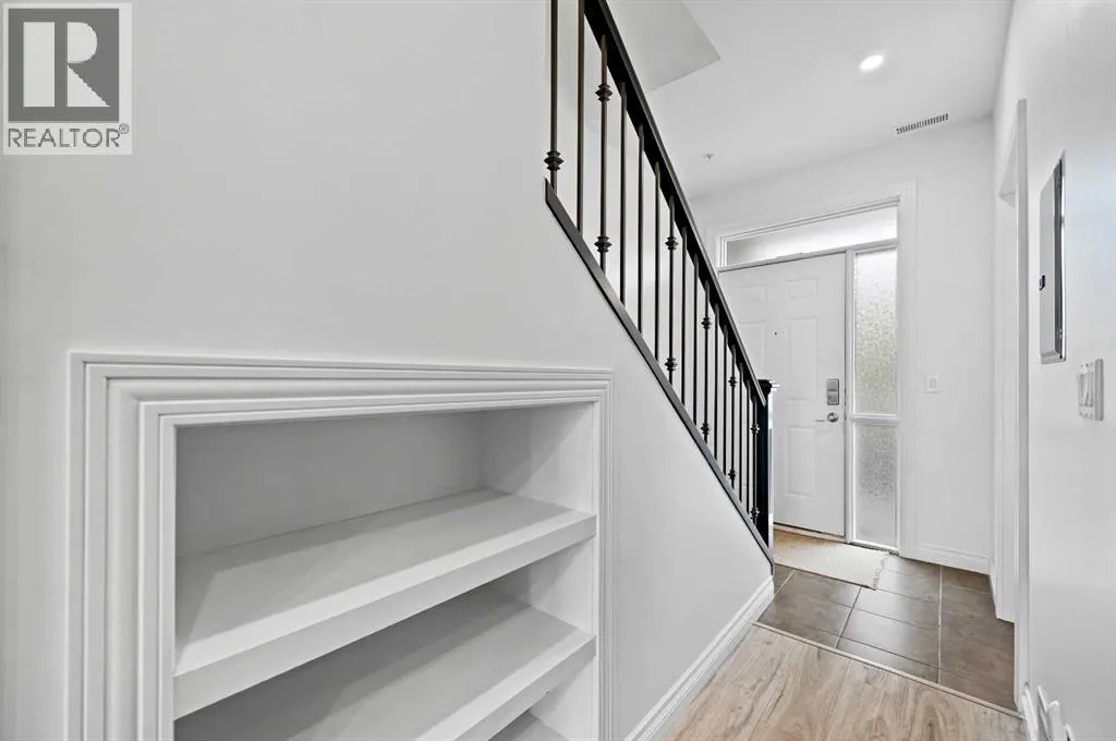 13, 108 Rockyledge View NW