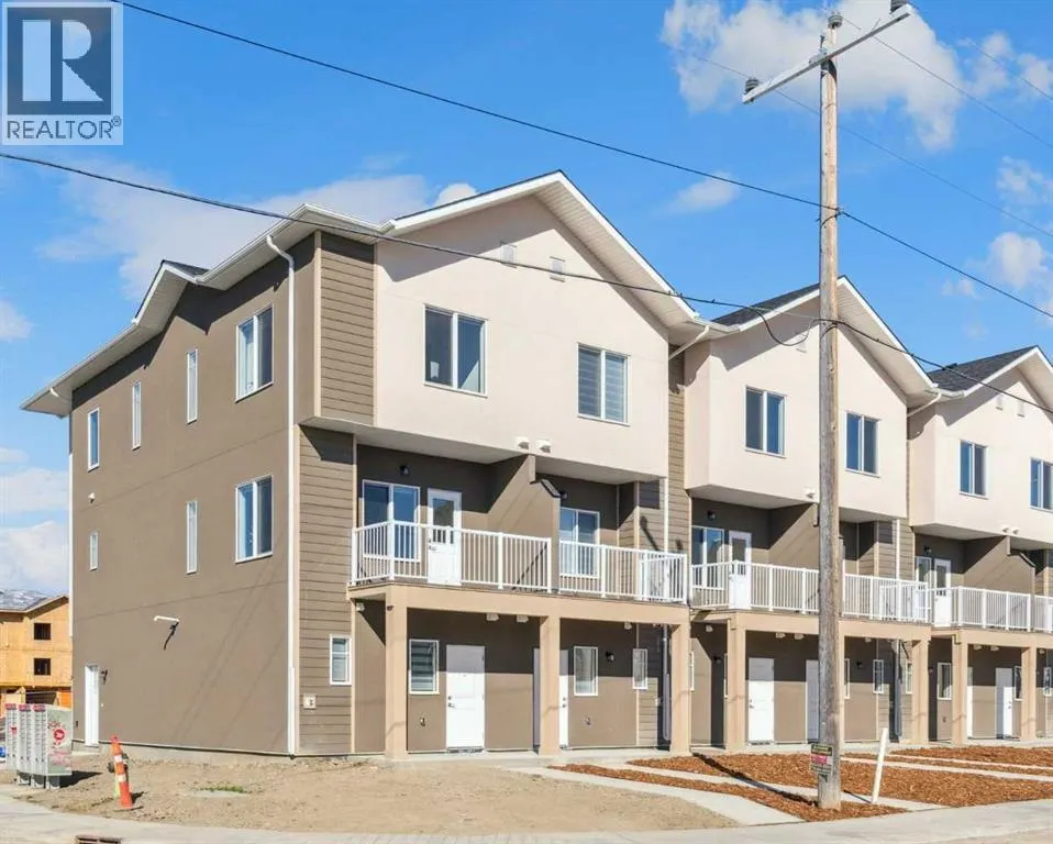 102, 95 Saddlecrest Circle NE