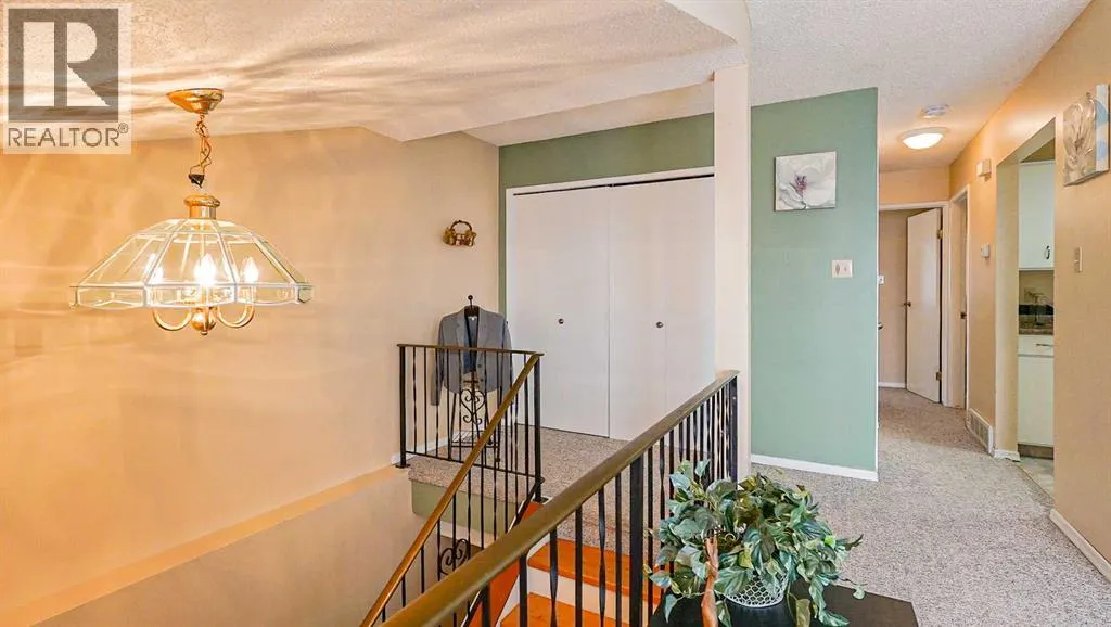 90 Simpson Crescent SE