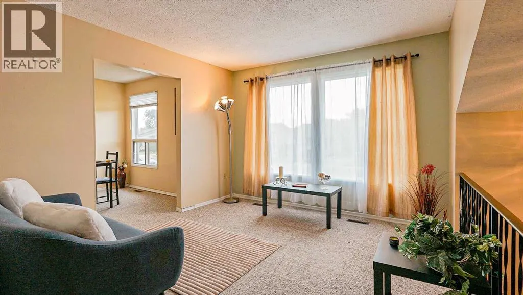 90 Simpson Crescent SE