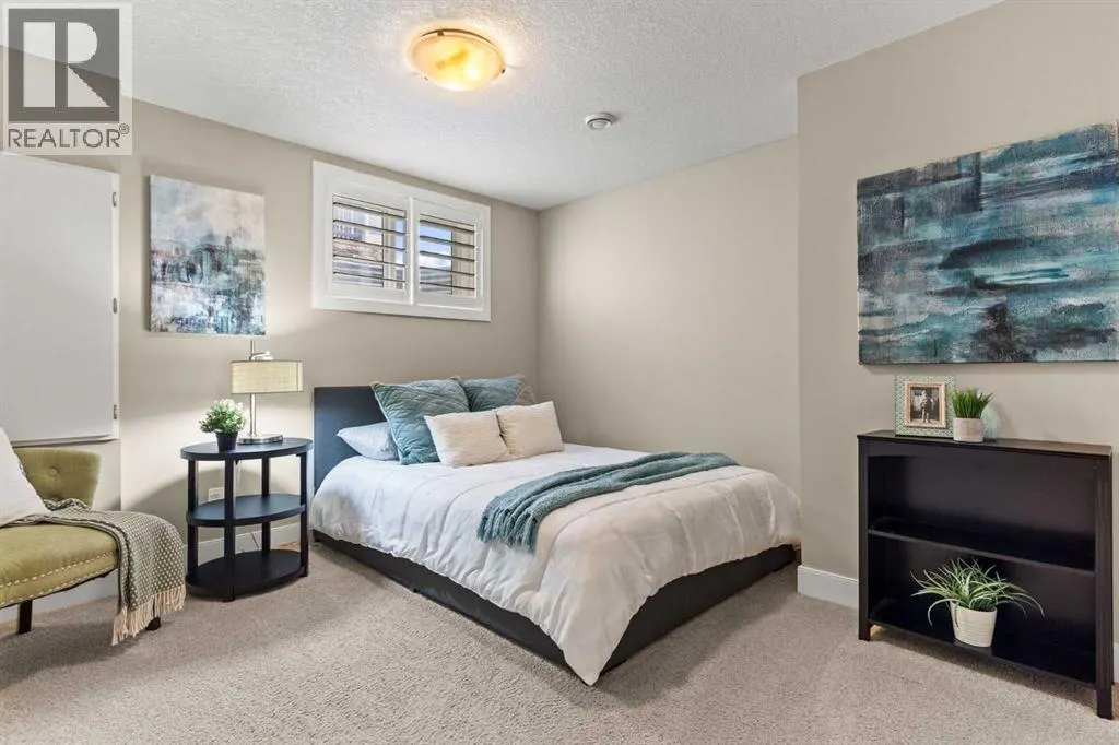 809 Canoe Green SW