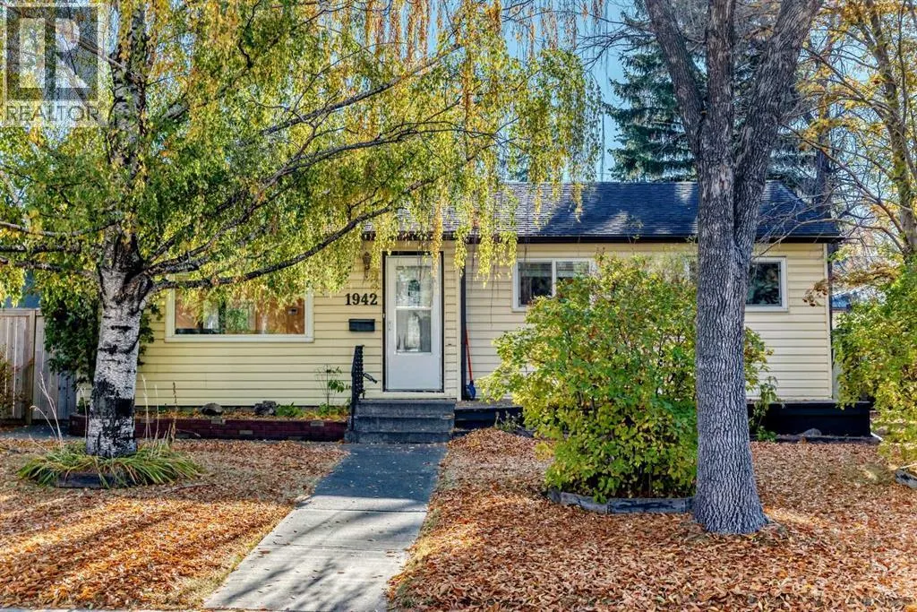 1942 Cottonwood Crescent SE