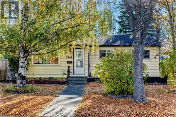 1942 Cottonwood Crescent SE