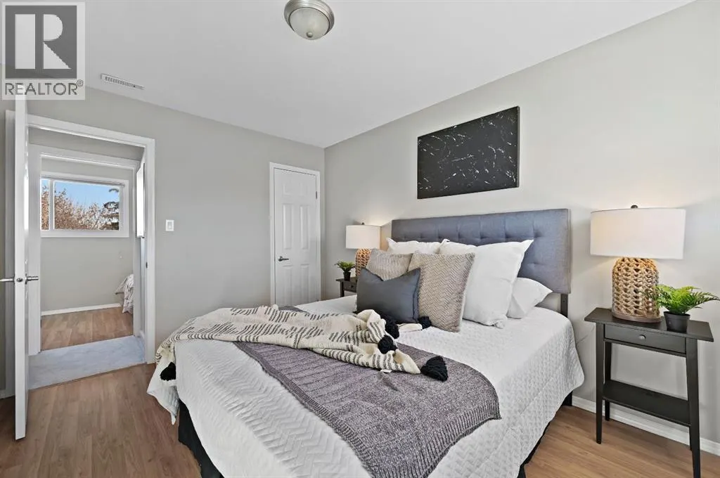 571 Killarney Glen Court SW