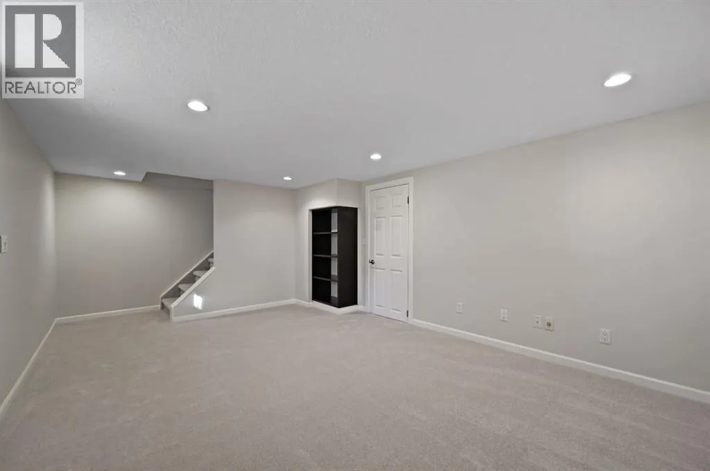 571 Killarney Glen Court SW