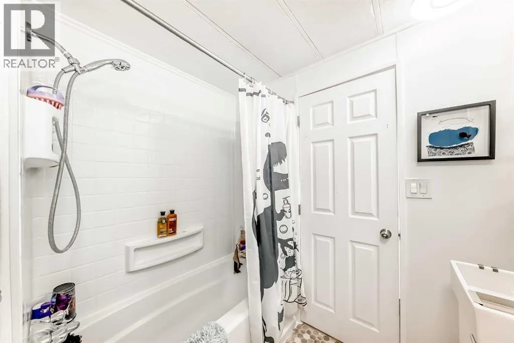 11, 649 Main Street N