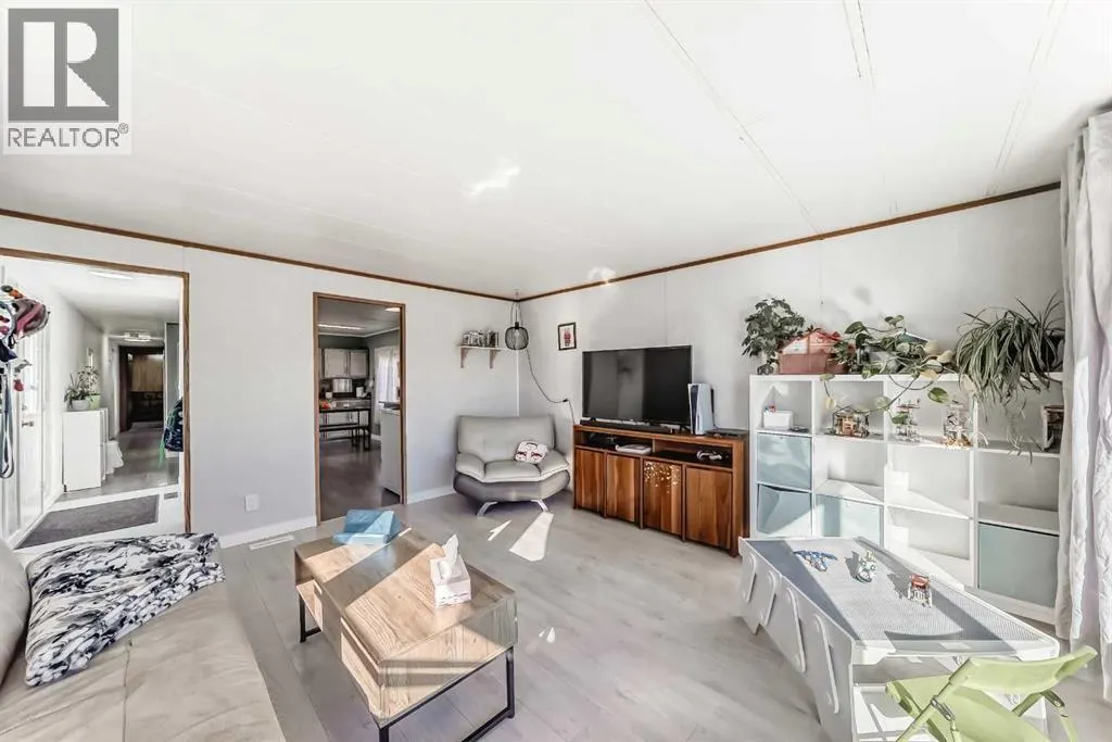 11, 649 Main Street N