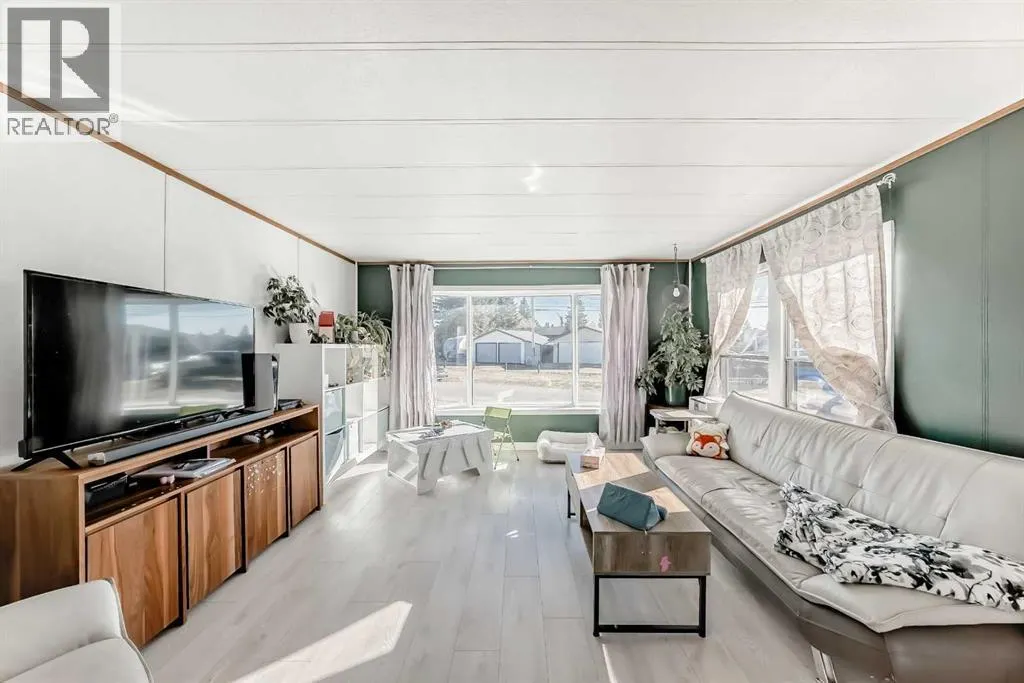 11, 649 Main Street N